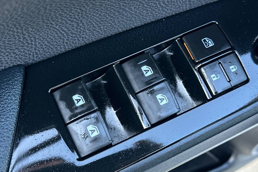 Thumbnail: 2016 Toyota Prius - 24