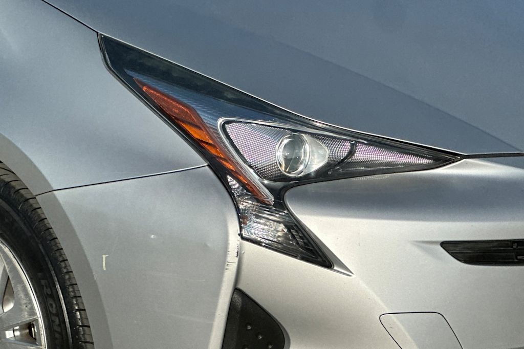 Thumbnail: 2016 Toyota Prius - 34