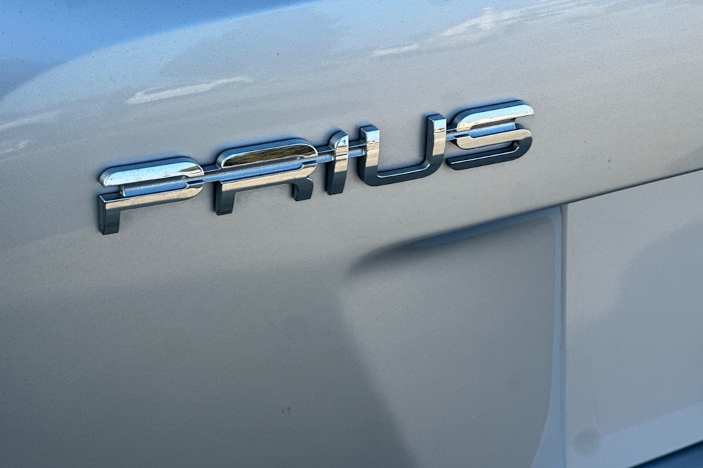 Thumbnail: 2016 Toyota Prius - 7