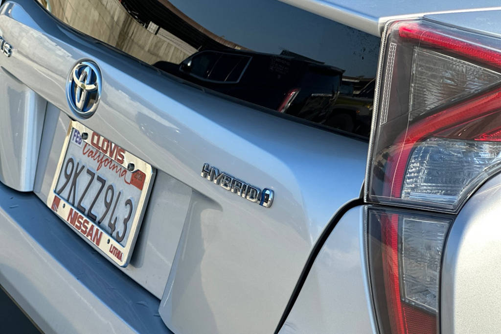 Thumbnail: 2016 Toyota Prius - 35