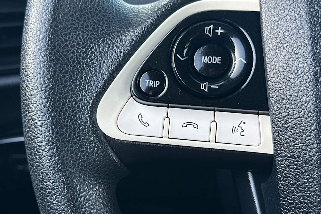 Thumbnail: 2016 Toyota Prius - 31