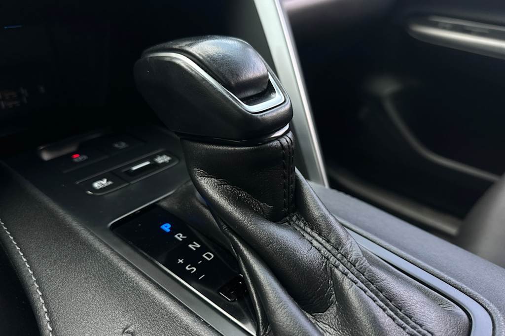 Thumbnail: 2021 Toyota Venza - 15