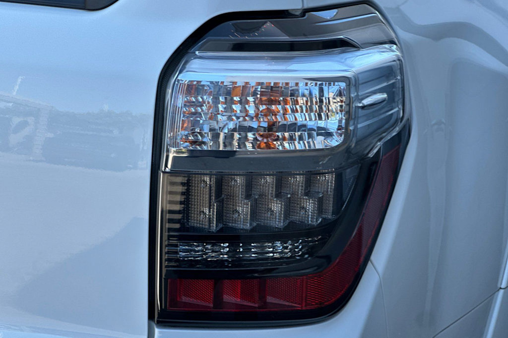 Thumbnail: 2022 Toyota 4Runner - 24