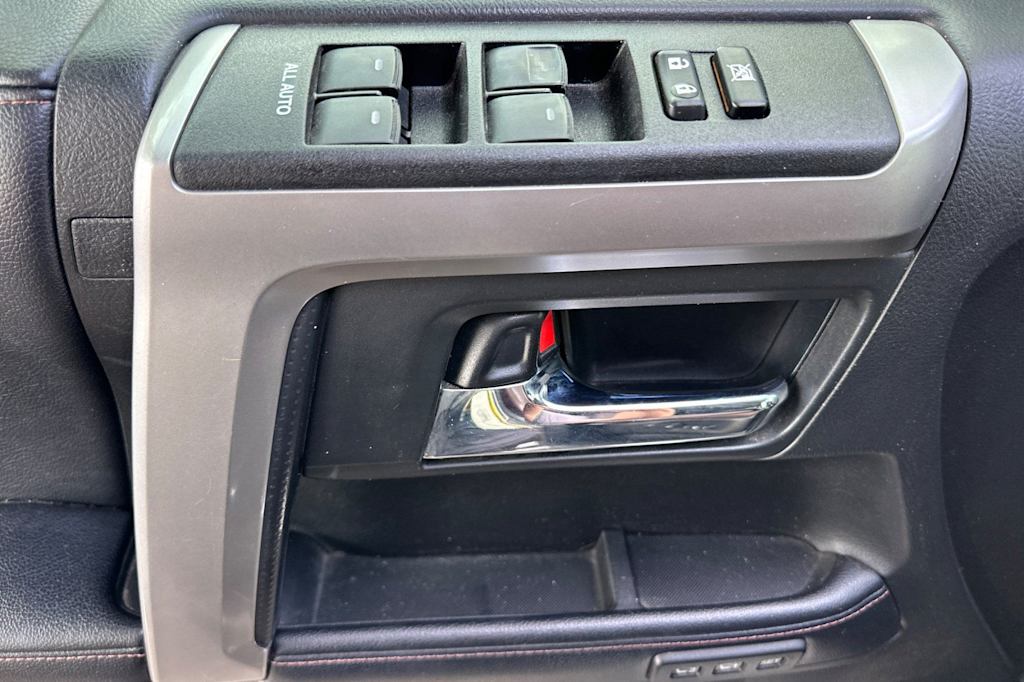 Thumbnail: 2019 Toyota 4Runner - 23