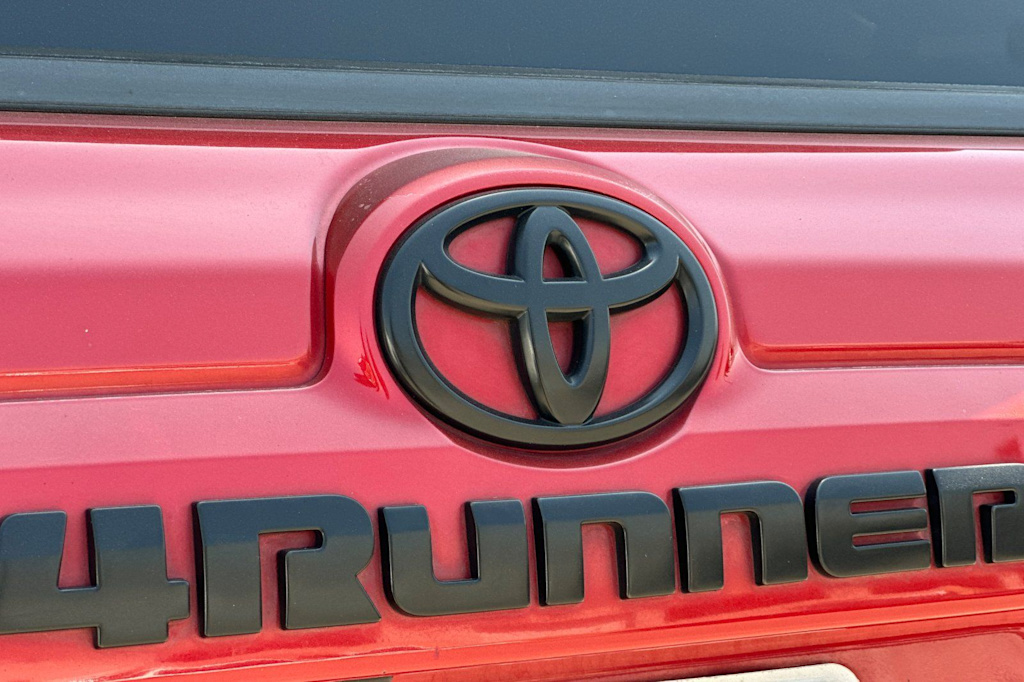 Thumbnail: 2014 Toyota 4Runner - 22
