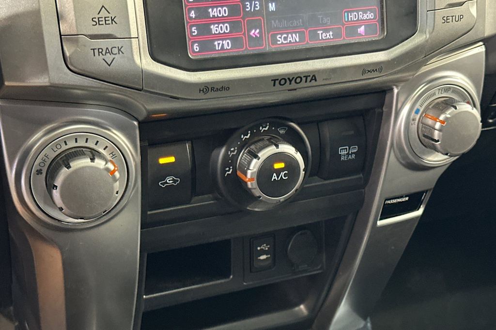 Thumbnail: 2014 Toyota 4Runner - 25