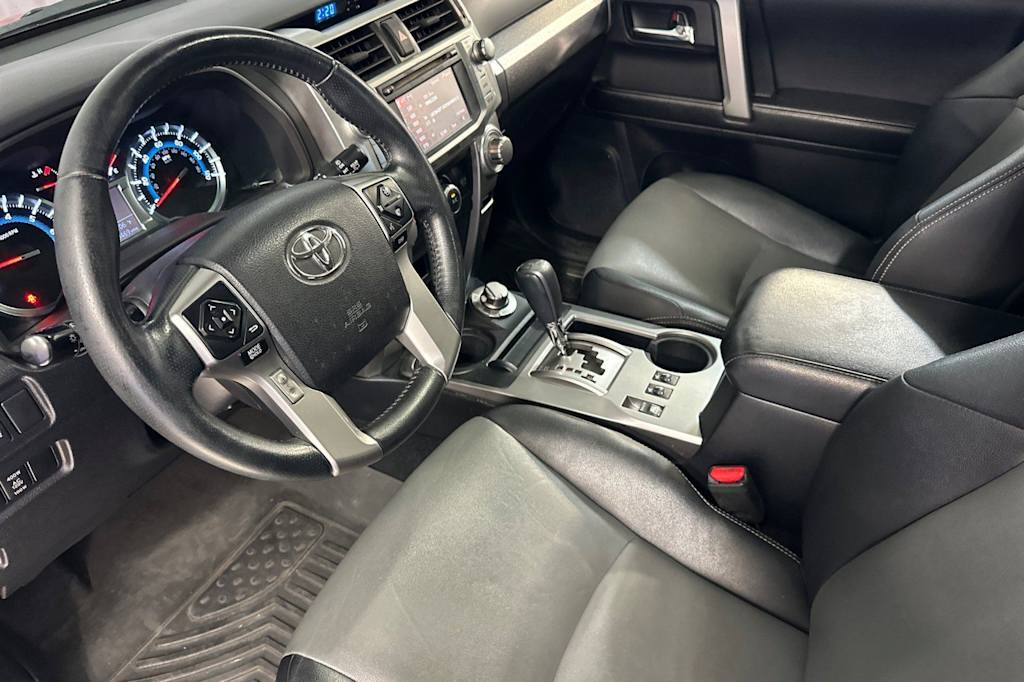 Thumbnail: 2014 Toyota 4Runner - 9