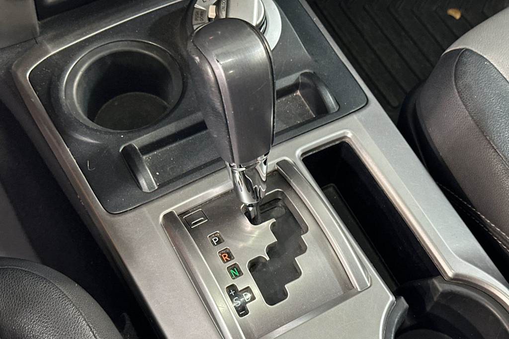 Thumbnail: 2014 Toyota 4Runner - 15