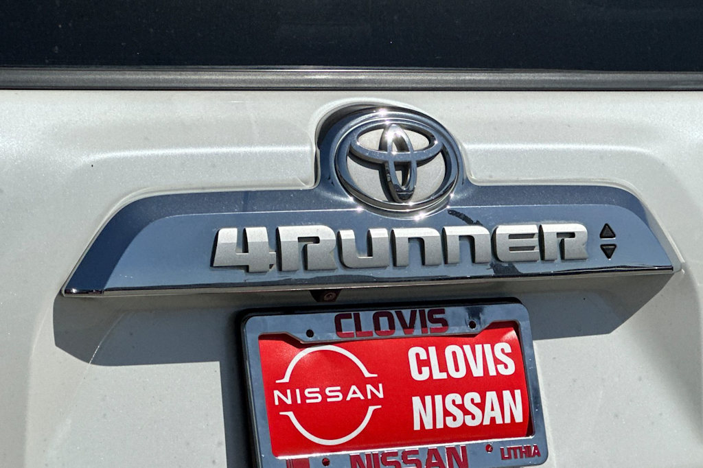 Thumbnail: 2014 Toyota 4Runner - 7
