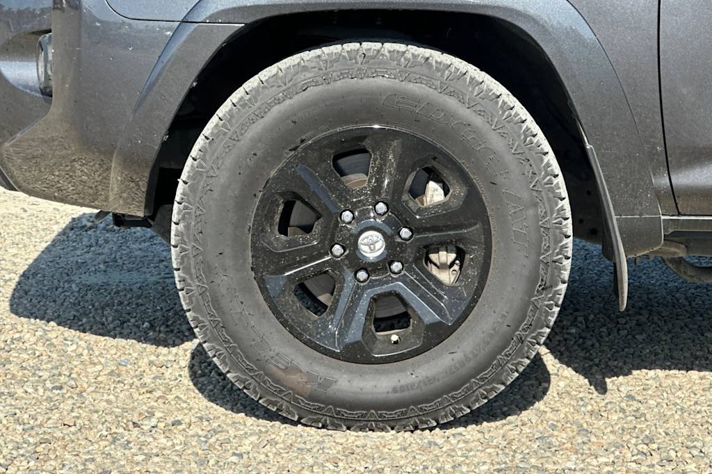 Thumbnail: 2022 Toyota 4Runner - 8