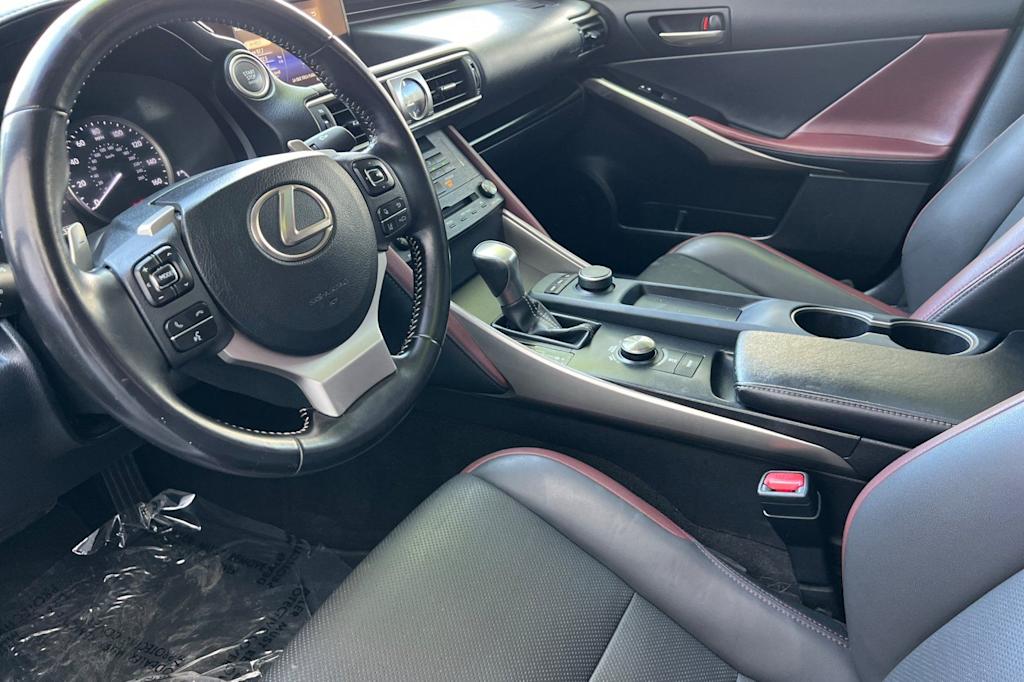 Thumbnail: 2020 Lexus IS - 9