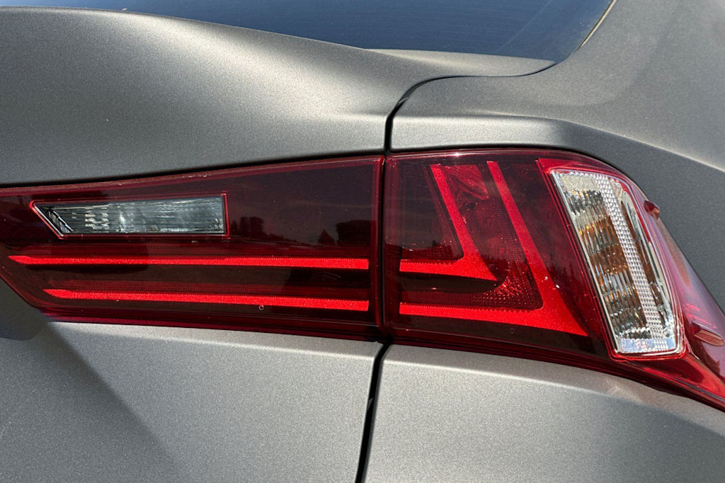 Thumbnail: 2015 Lexus IS - 36