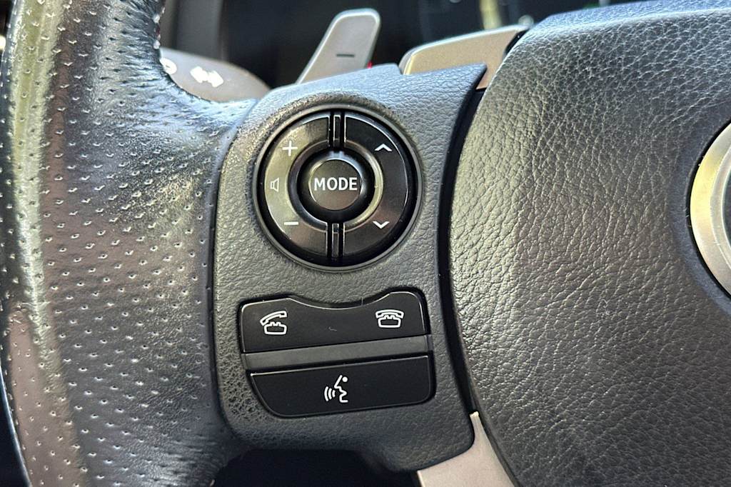 Thumbnail: 2015 Lexus IS - 32