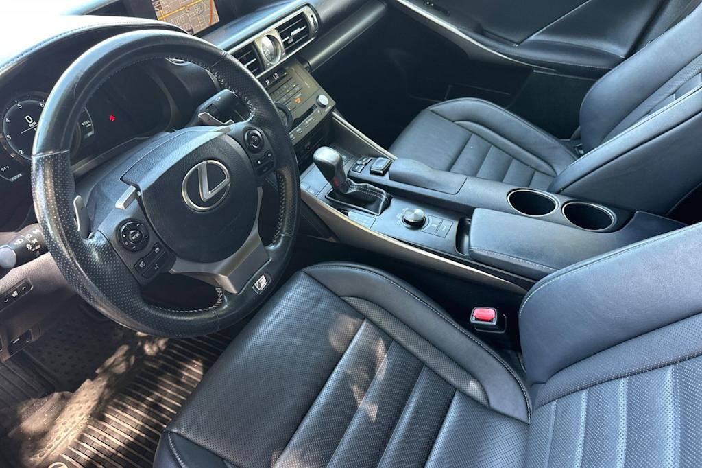 Thumbnail: 2015 Lexus IS - 9