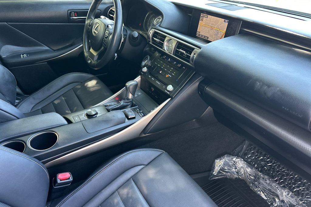 Thumbnail: 2015 Lexus IS - 12