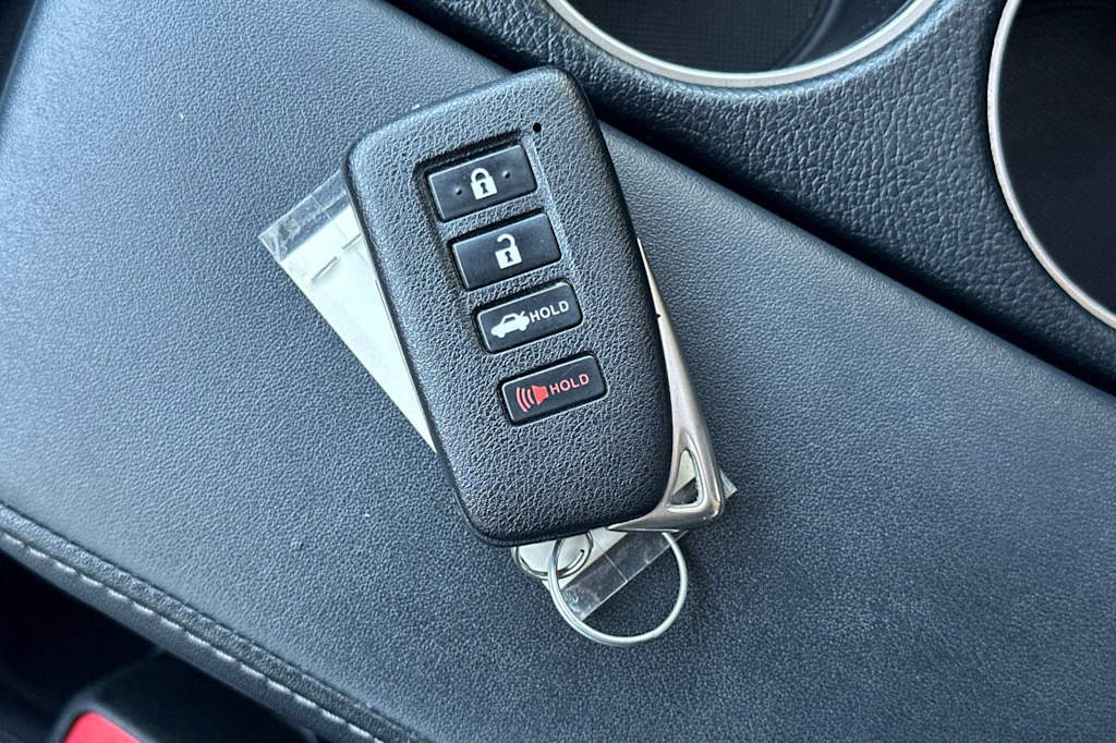 Thumbnail: 2015 Lexus IS - 16