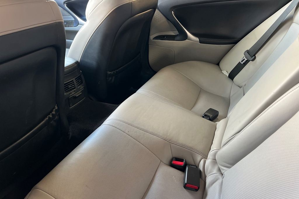 Thumbnail: 2013 Lexus IS - 10