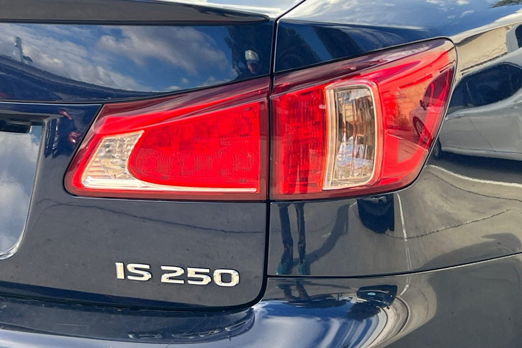 Thumbnail: 2013 Lexus IS - 22