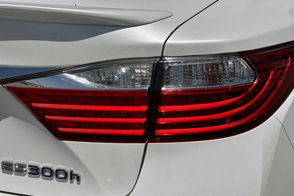 Thumbnail: 2014 Lexus ES - 36