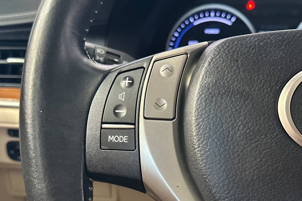 Thumbnail: 2014 Lexus ES - 32