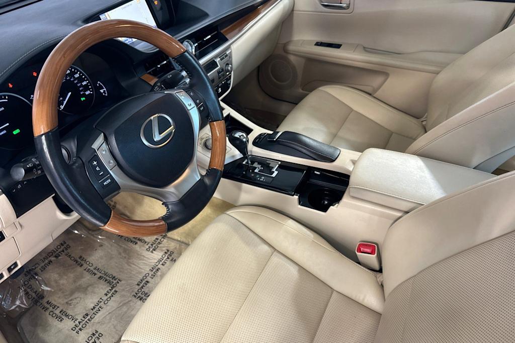 Thumbnail: 2014 Lexus ES - 9