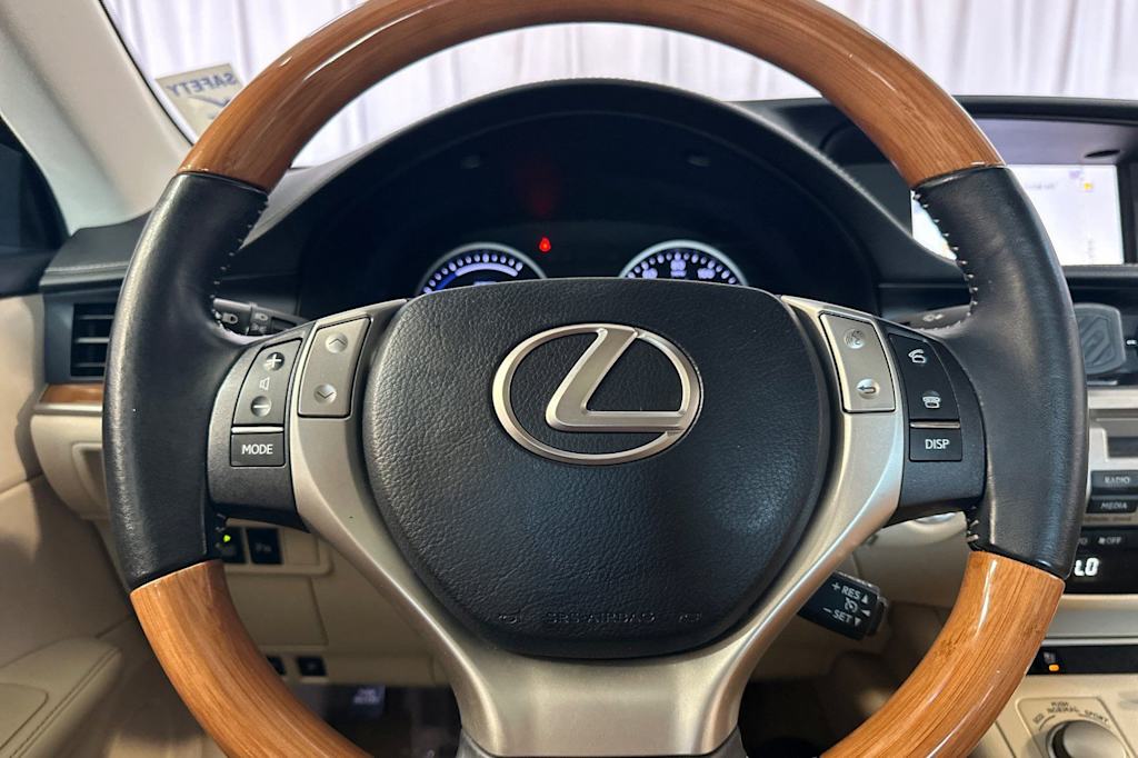Thumbnail: 2014 Lexus ES - 30
