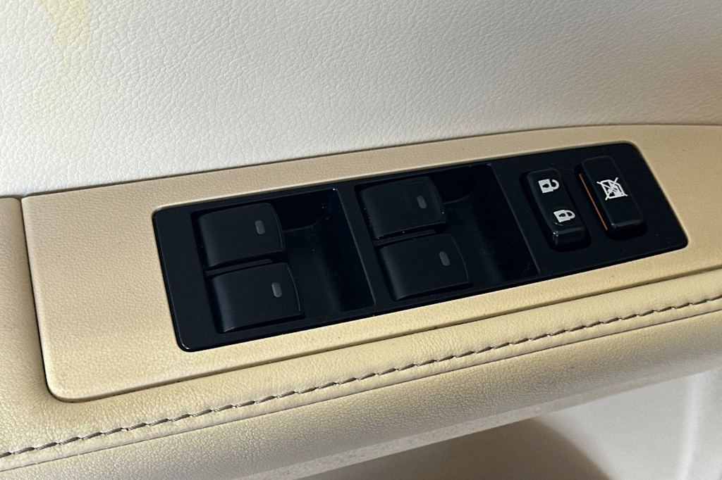 Thumbnail: 2014 Lexus ES - 22