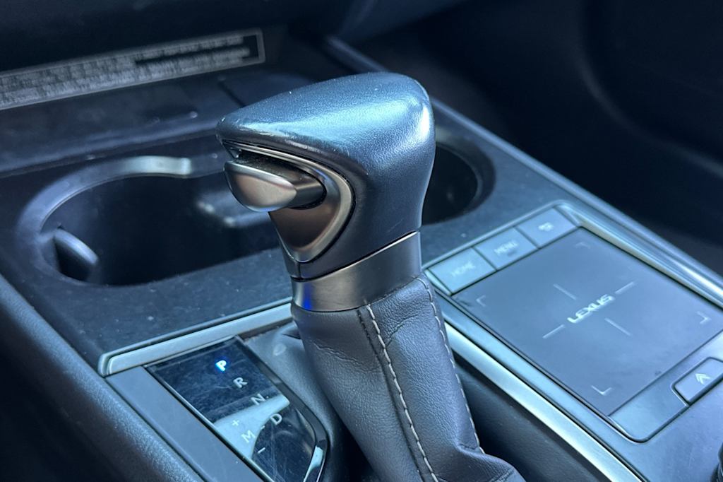 Thumbnail: 2021 Lexus UX - 15