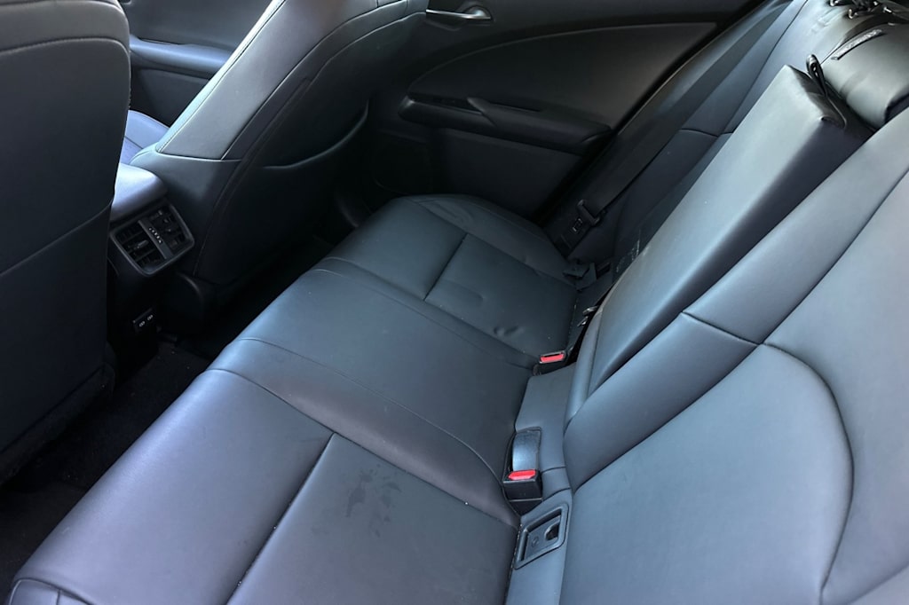 Thumbnail: 2021 Lexus UX - 11