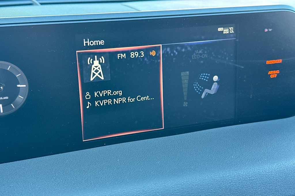 Thumbnail: 2021 Lexus UX - 14