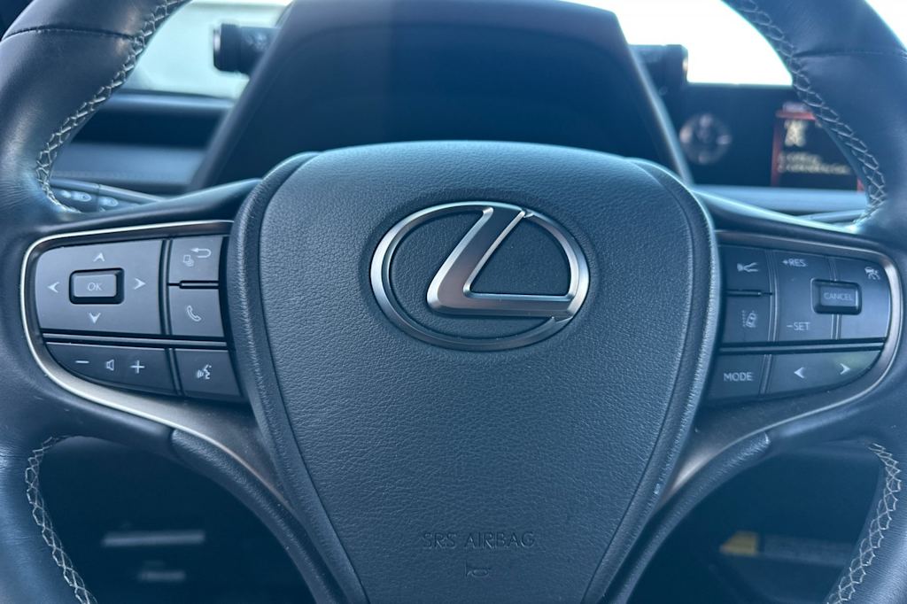 Thumbnail: 2021 Lexus UX - 27