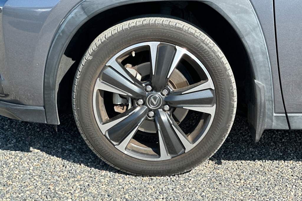 Thumbnail: 2021 Lexus UX - 8