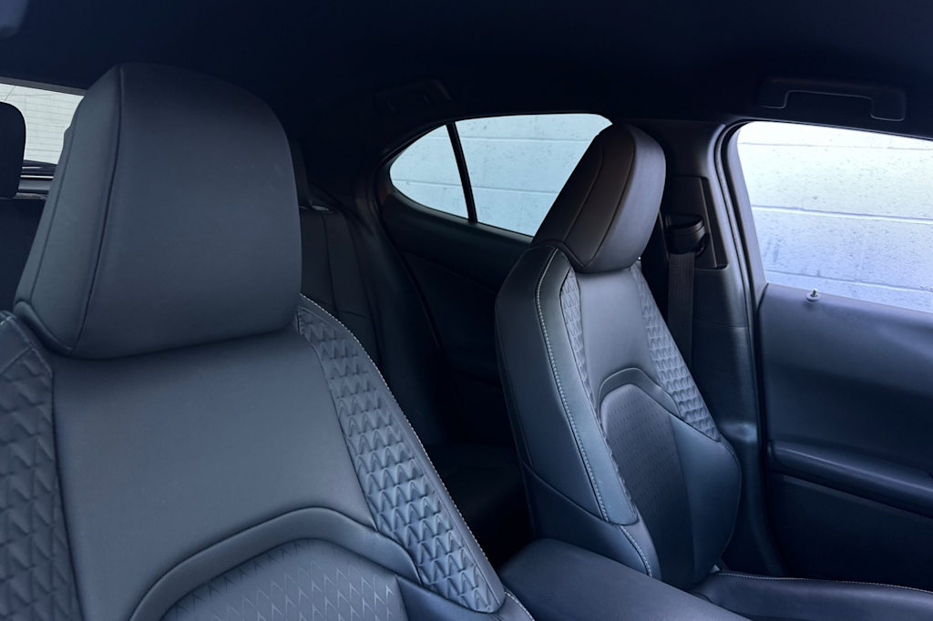 Thumbnail: 2021 Lexus UX - 10