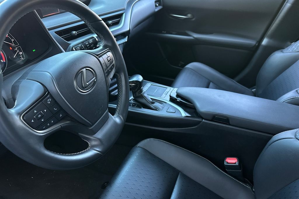 Thumbnail: 2021 Lexus UX - 9