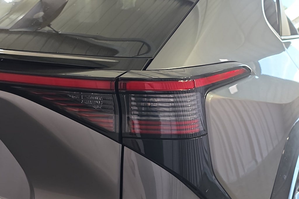 Thumbnail: 2024 Toyota bZ4X - 17