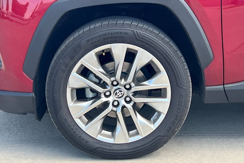 Thumbnail: 2020 Toyota RAV4 - 8