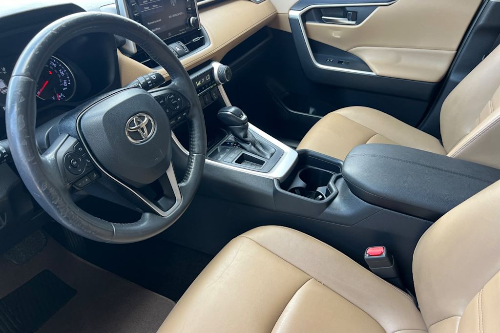Thumbnail: 2020 Toyota RAV4 - 9