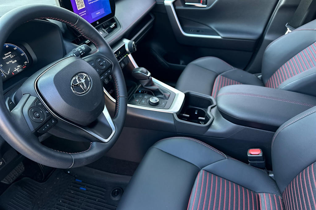 Thumbnail: 2025 Toyota RAV4 - 10