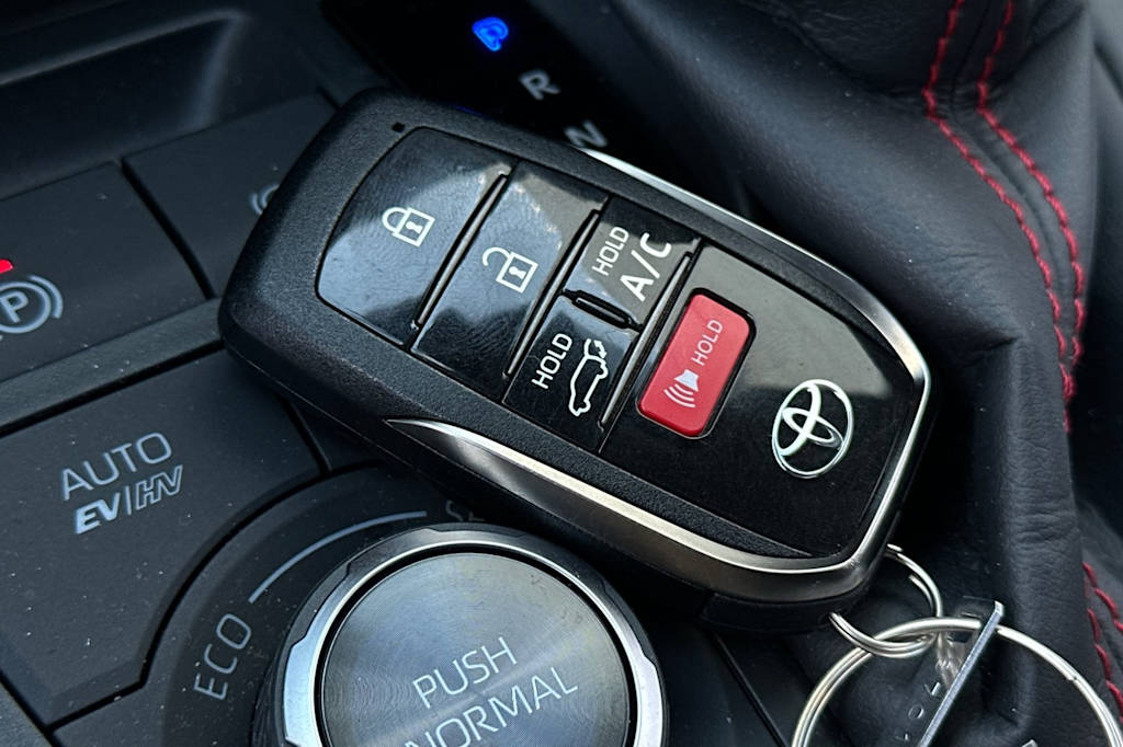 Thumbnail: 2025 Toyota RAV4 - 8