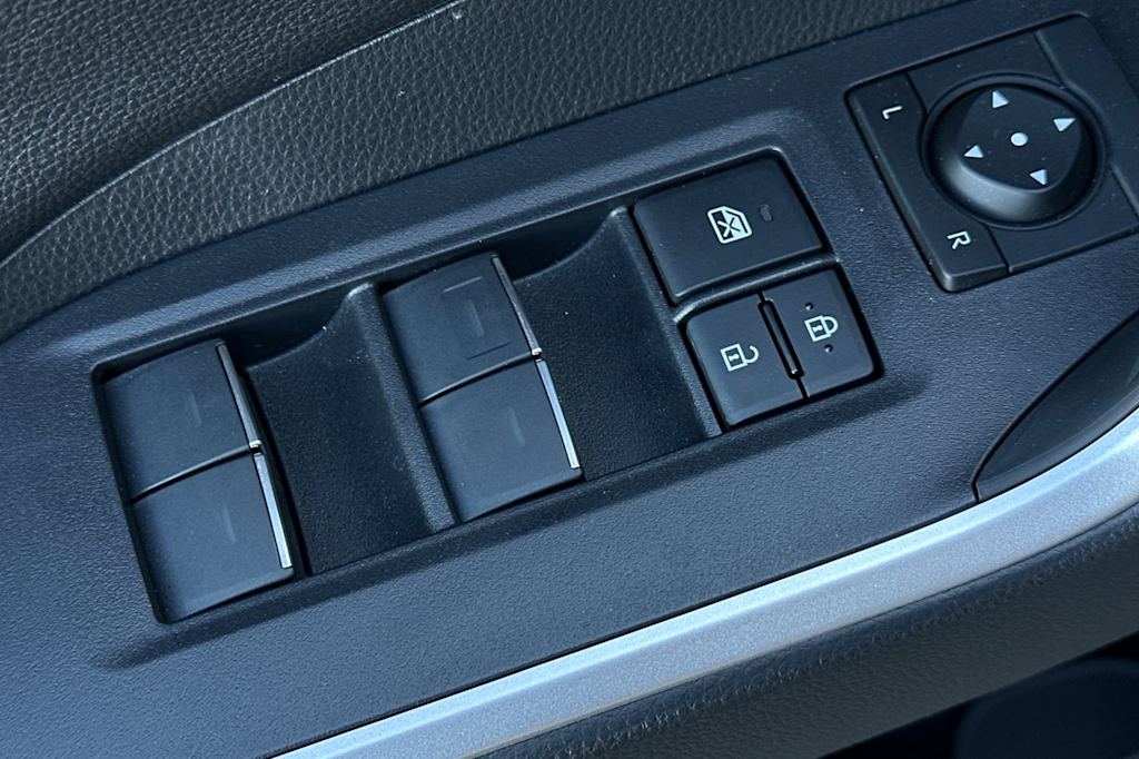 Thumbnail: 2025 Toyota RAV4 - 21