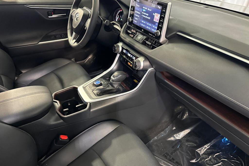 Thumbnail: 2022 Toyota RAV4 - 11