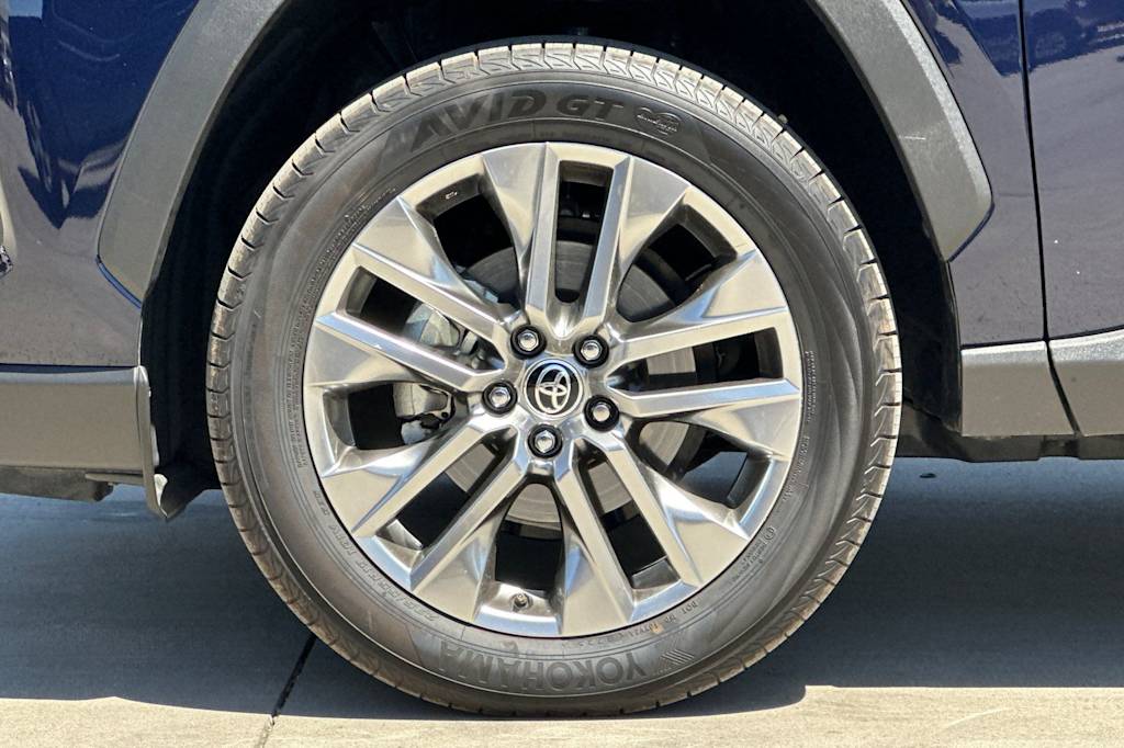 Thumbnail: 2022 Toyota RAV4 - 7