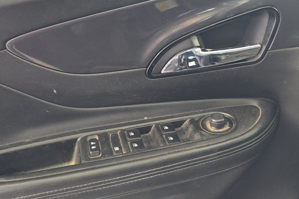Thumbnail: 2019 Buick Encore - 23