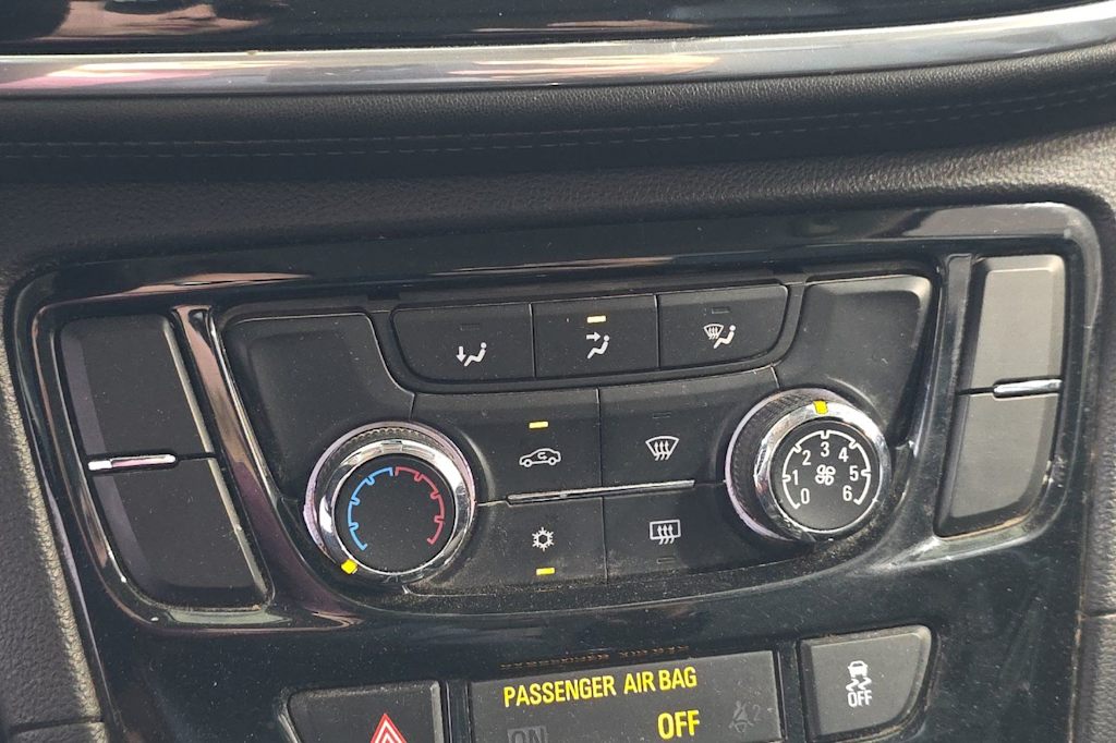 Thumbnail: 2019 Buick Encore - 26