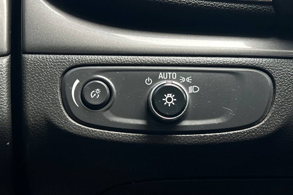 Thumbnail: 2019 Buick Encore - 32