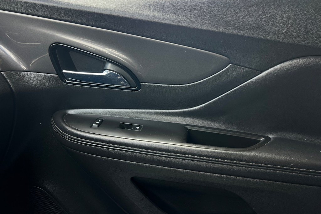 Thumbnail: 2019 Buick Encore - 24