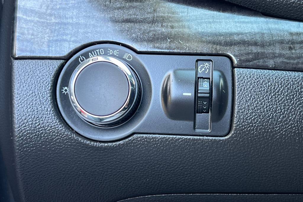 Thumbnail: 2015 Buick Encore - 32