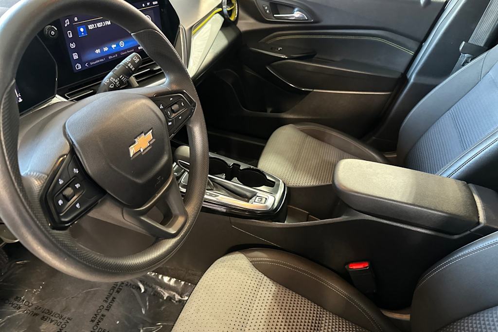 Thumbnail: 2025 Chevrolet Trax - 10