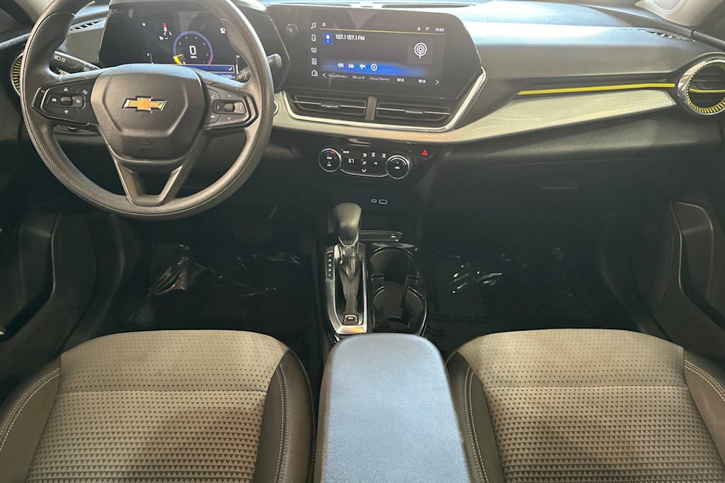 Thumbnail: 2025 Chevrolet Trax - 2