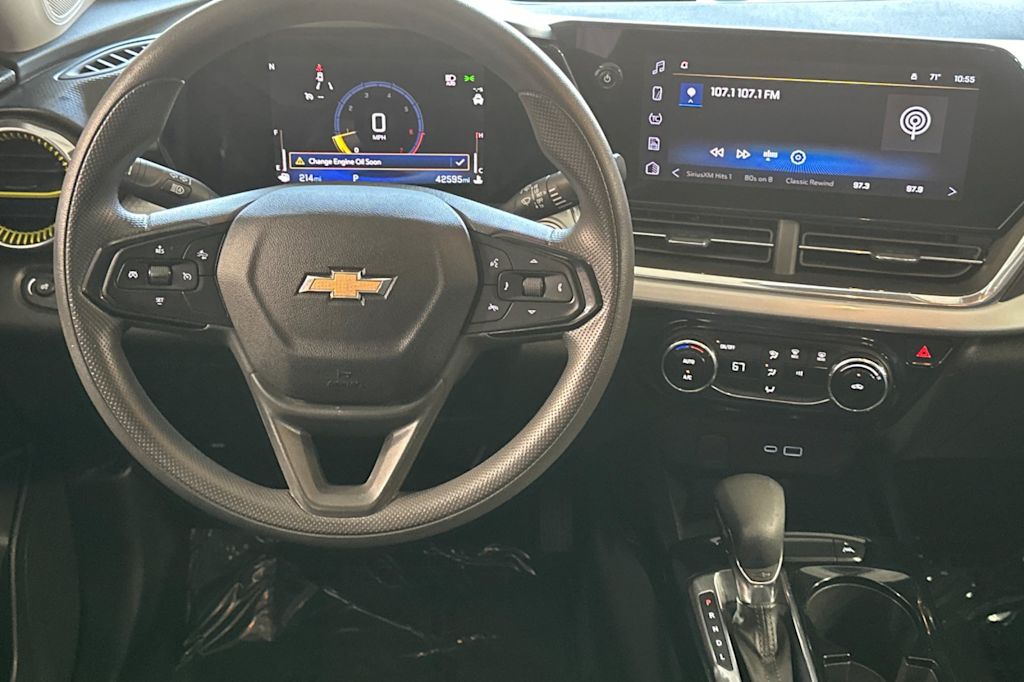 Thumbnail: 2025 Chevrolet Trax - 9